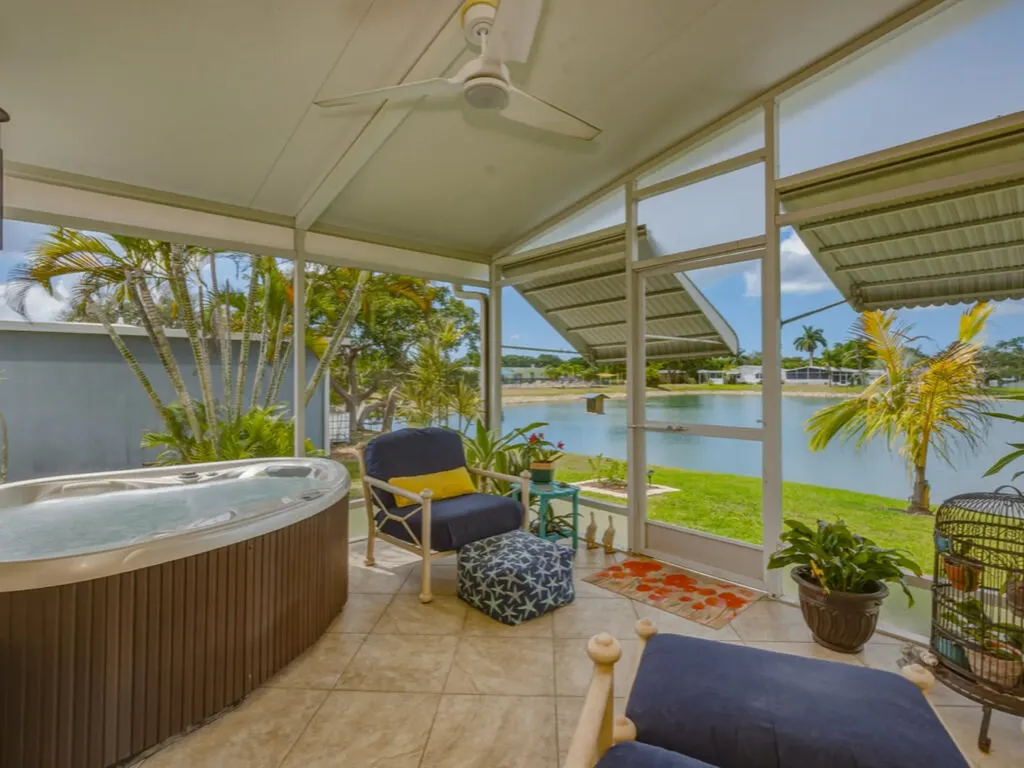 32 Covey Lane Naples FL 34114