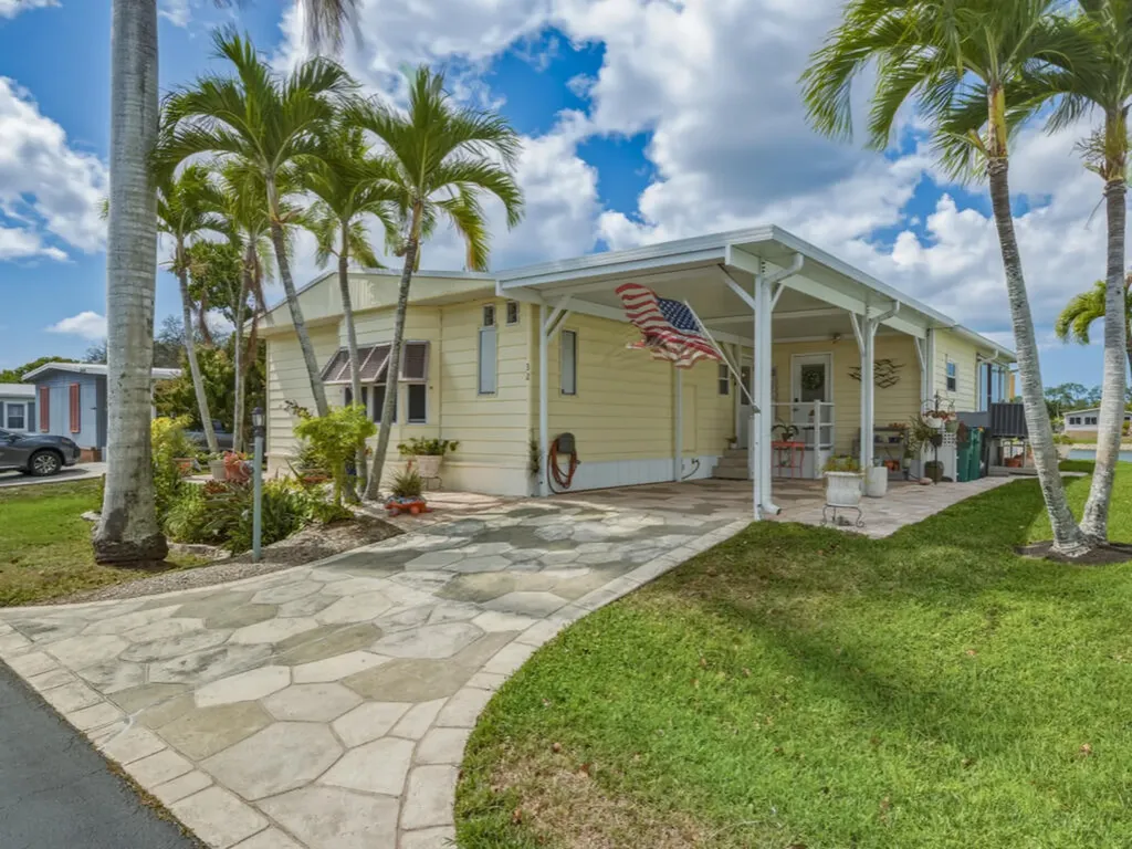 32 Covey Lane Naples FL 34114