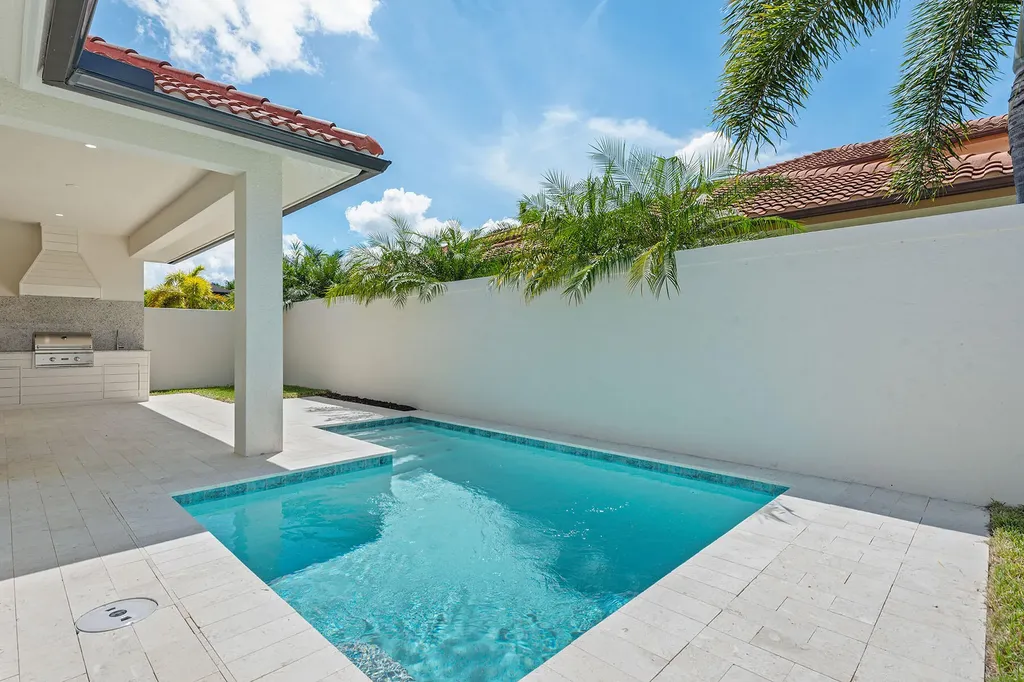 7968 Cordoba Place Naples FL 34113