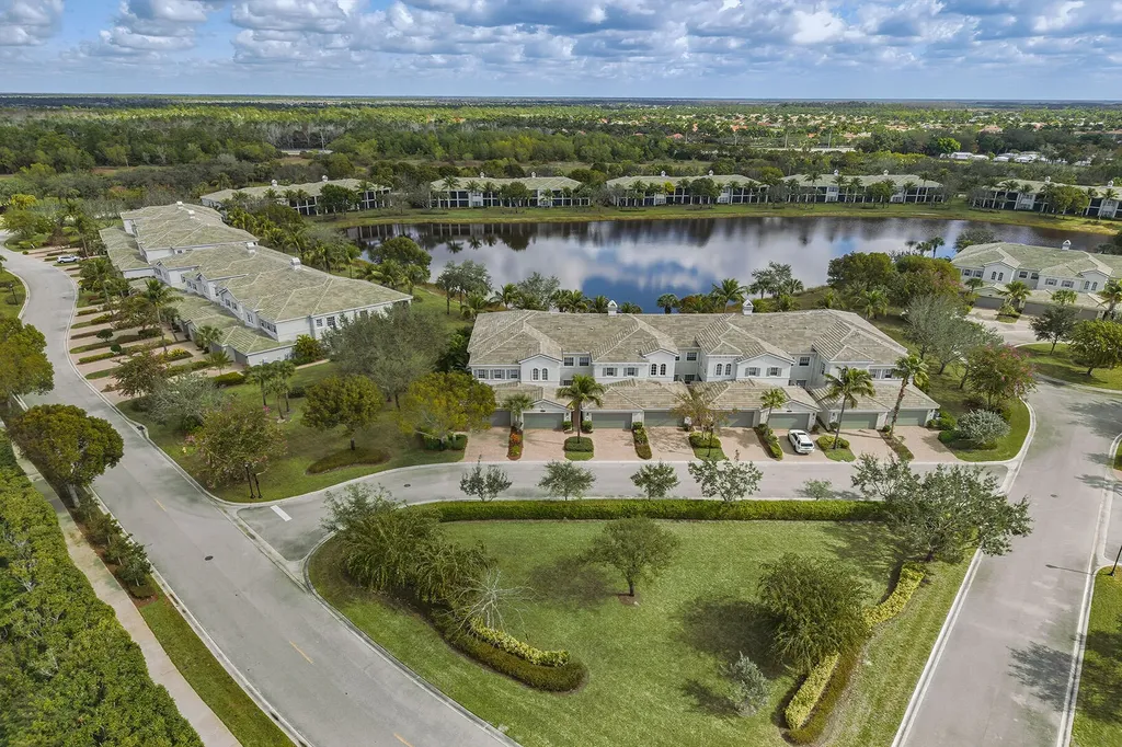 9288 Grassi Way Naples FL 34114