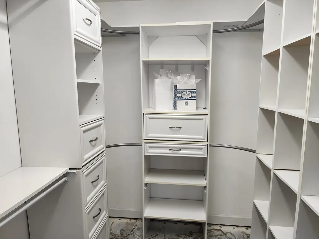 2810 Citrus Lake Drive Naples FL 34109