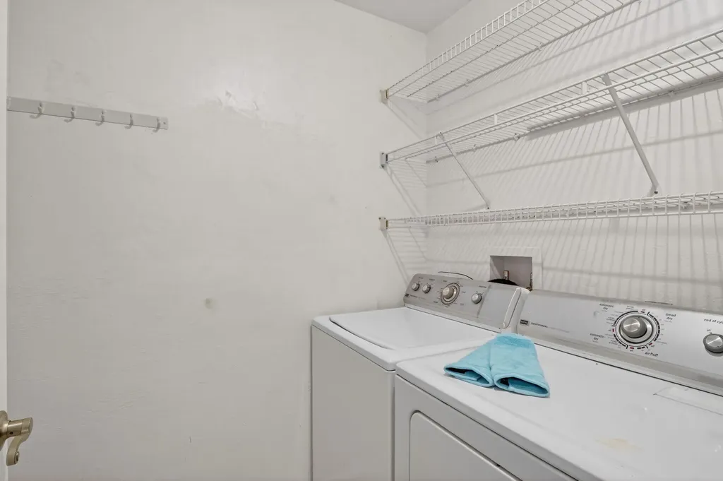 2810 Citrus Lake Drive Naples FL 34109