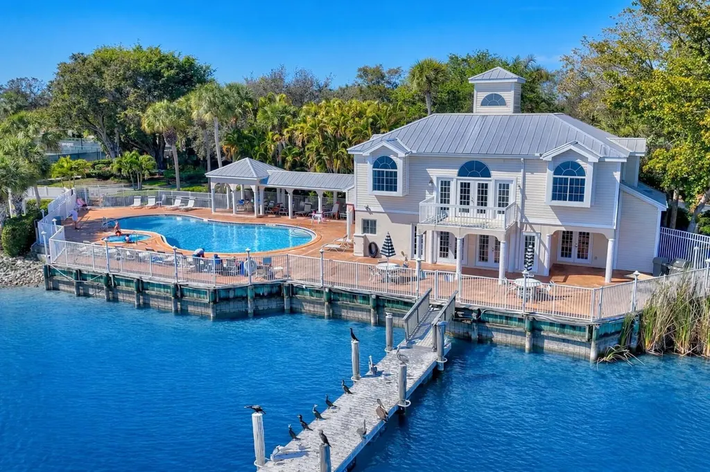 2810 Citrus Lake Drive Naples FL 34109