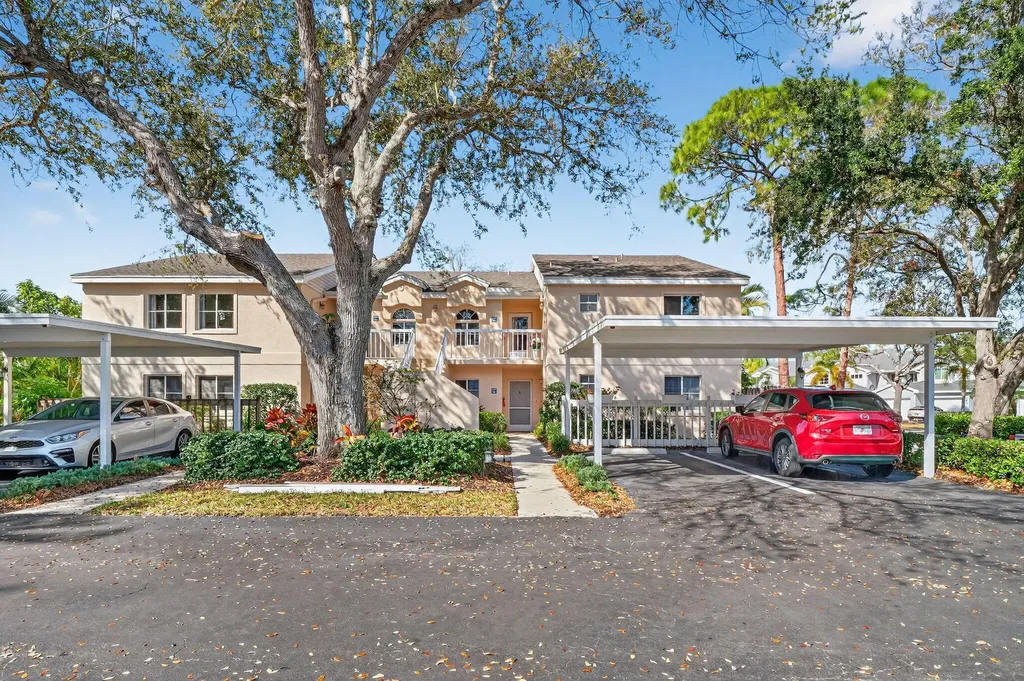 2810 Citrus Lake Drive Naples FL 34109