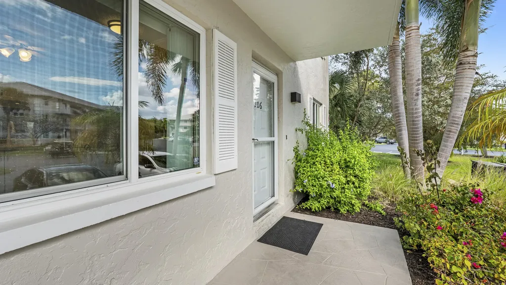 3032 Sandpiper Bay Circle Naples FL 34112