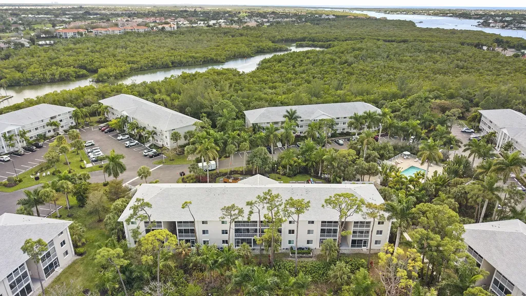 3032 Sandpiper Bay Circle Naples FL 34112