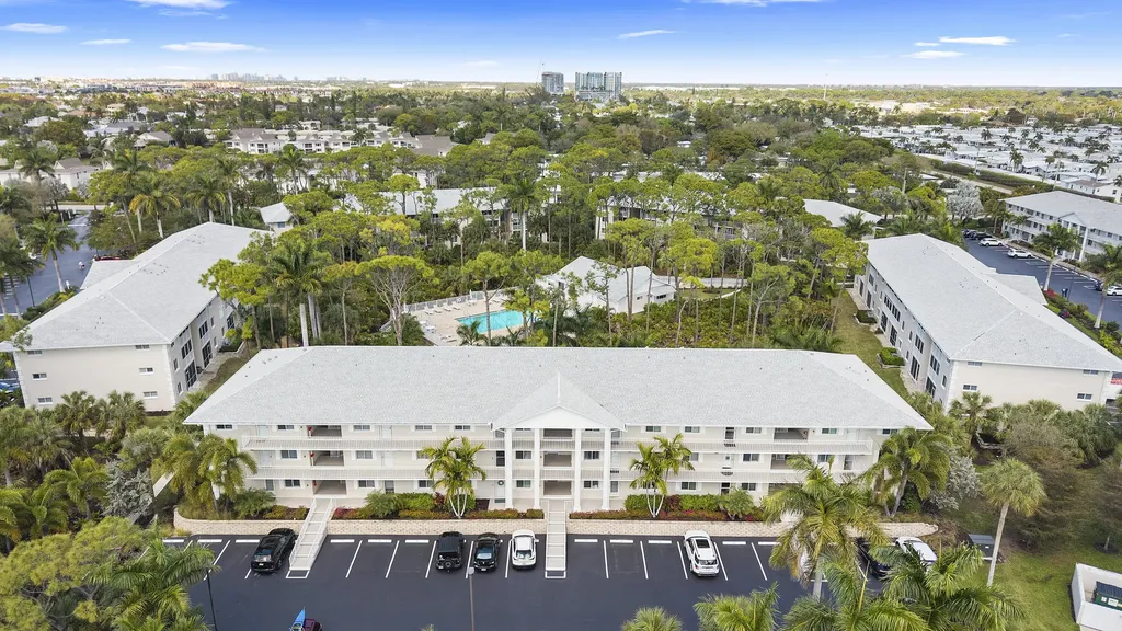 3032 Sandpiper Bay Circle Naples FL 34112