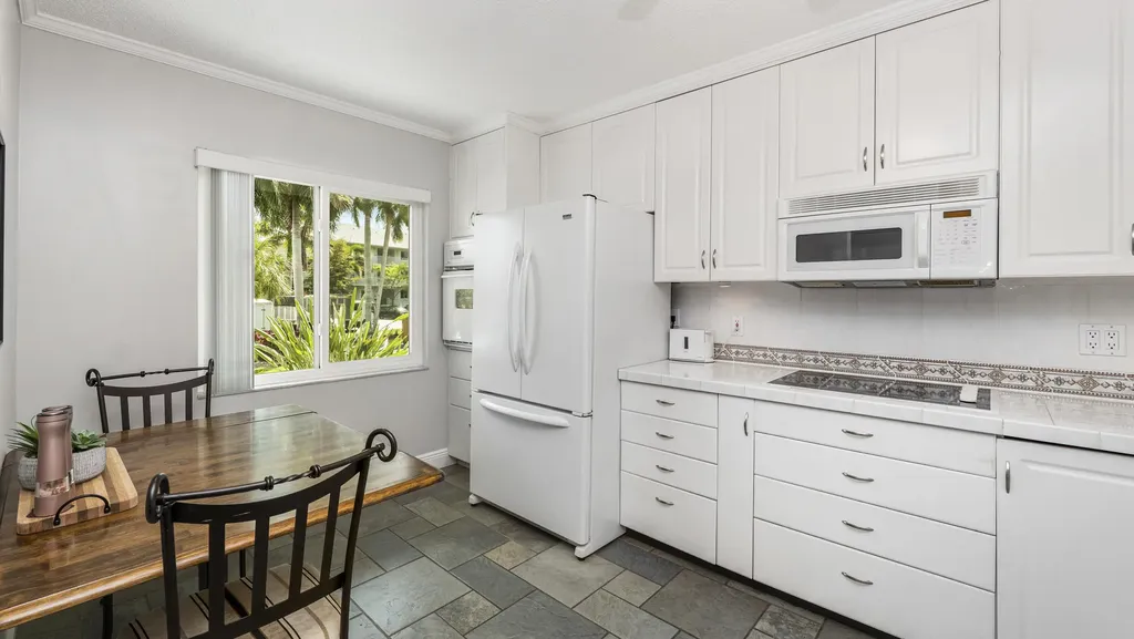 3032 Sandpiper Bay Circle Naples FL 34112