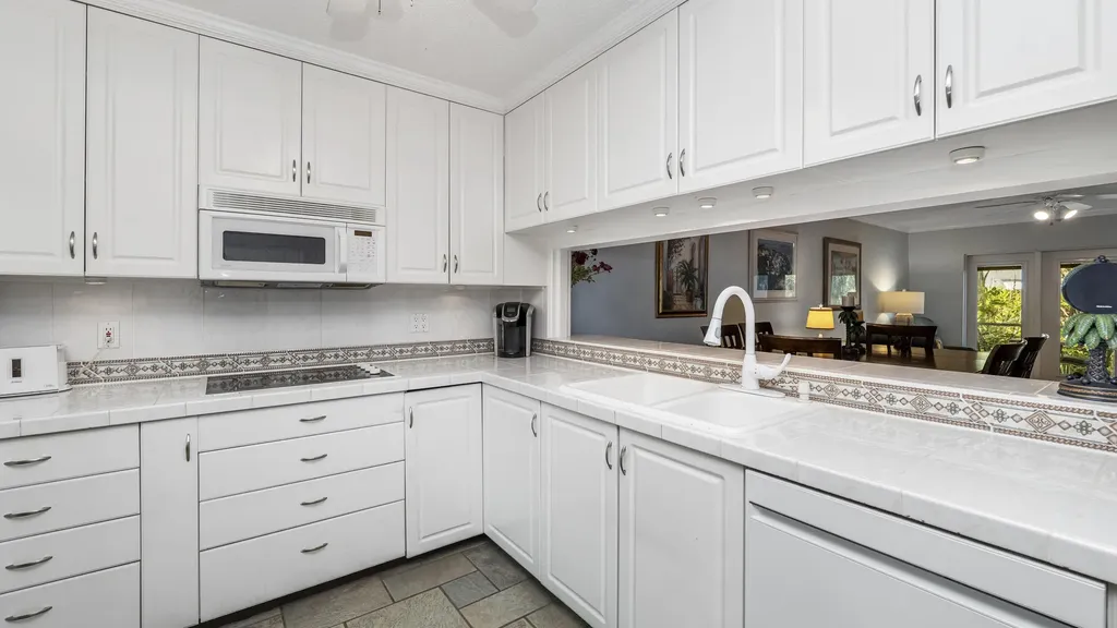 3032 Sandpiper Bay Circle Naples FL 34112