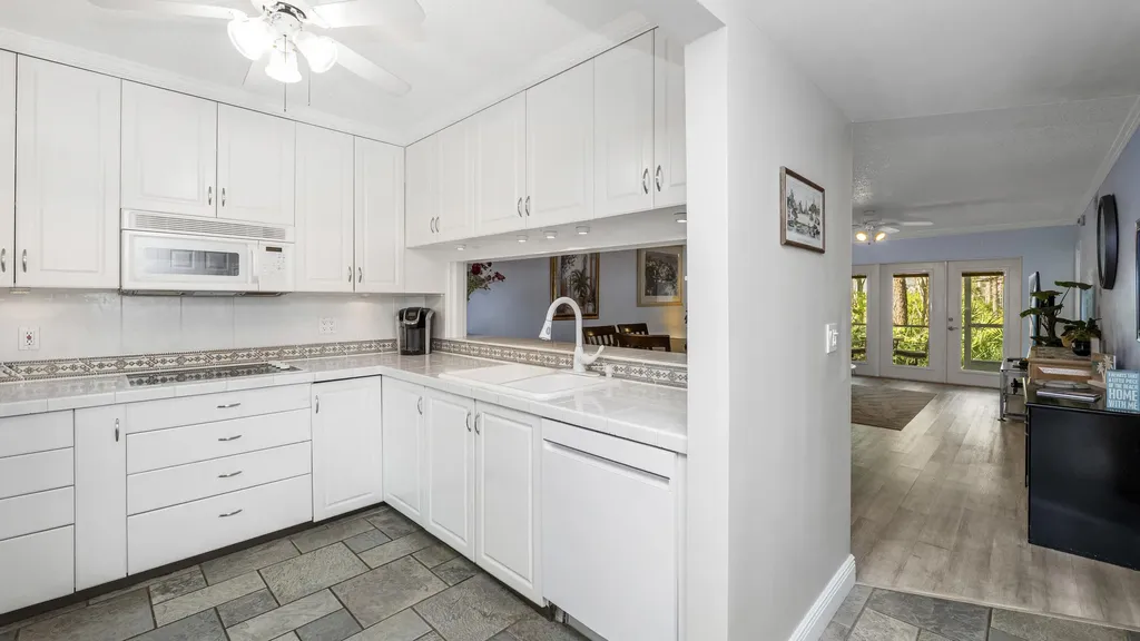 3032 Sandpiper Bay Circle Naples FL 34112