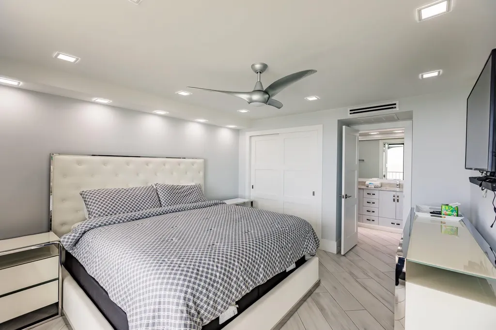 440 Seaview Court Marco Island FL 34145