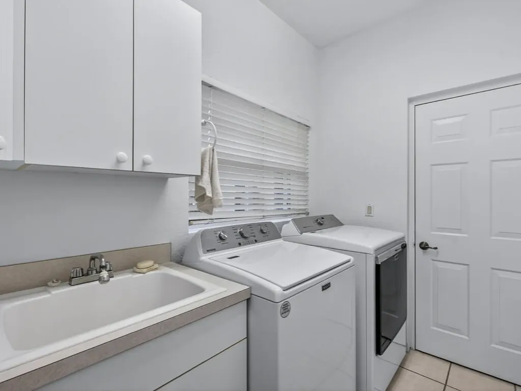 5210 Birmingham Drive Naples FL 34110