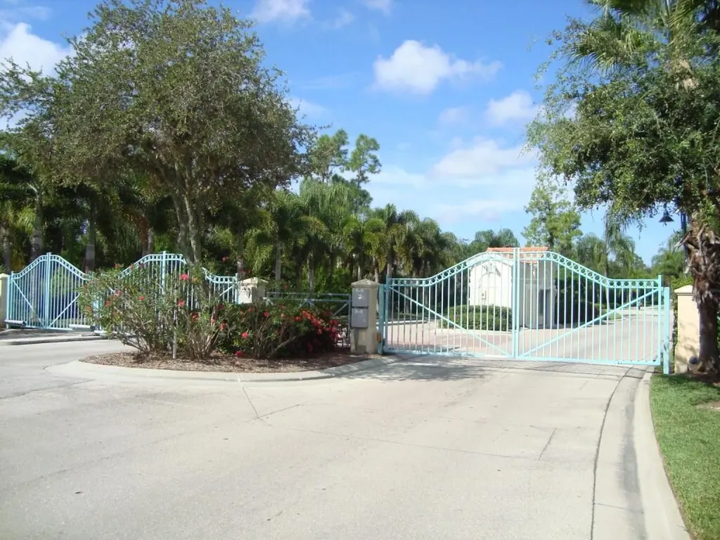 5210 Birmingham Drive Naples FL 34110