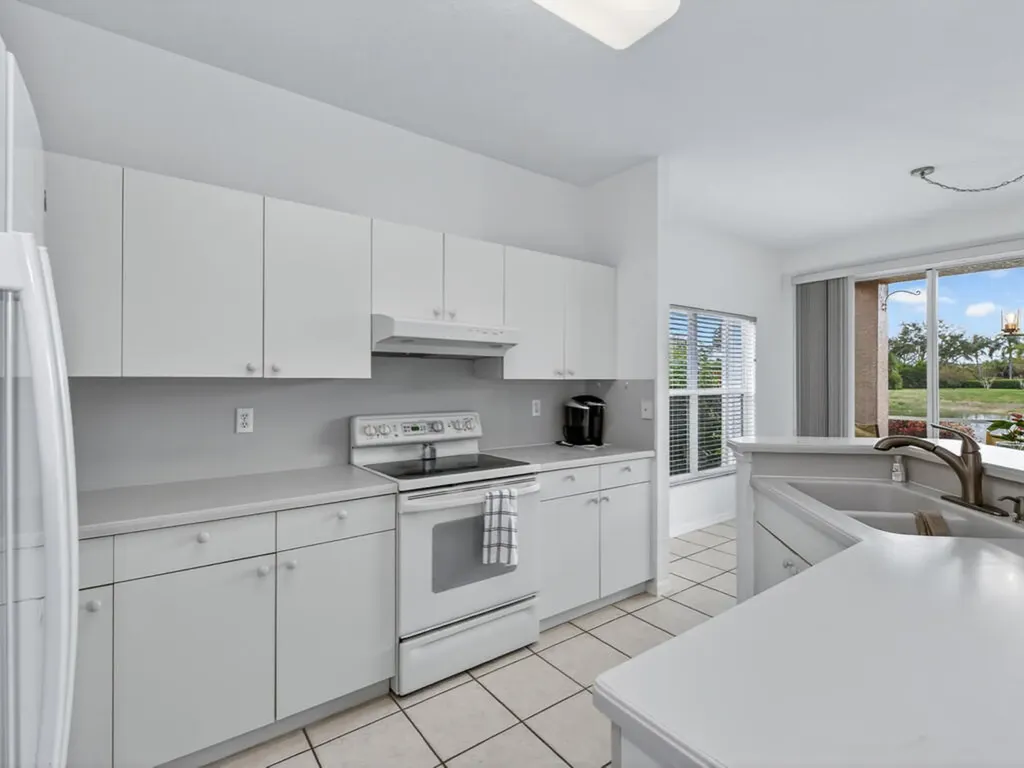 5210 Birmingham Drive Naples FL 34110