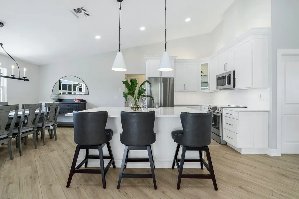 Marco Island FL, 711 Tigertail Court