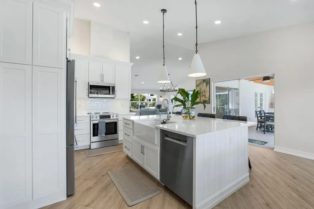 711 Tigertail Court Marco Island FL 34145