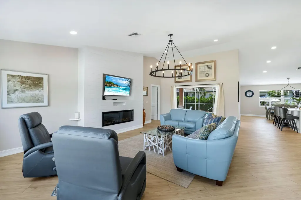 711 Tigertail Court Marco Island FL 34145