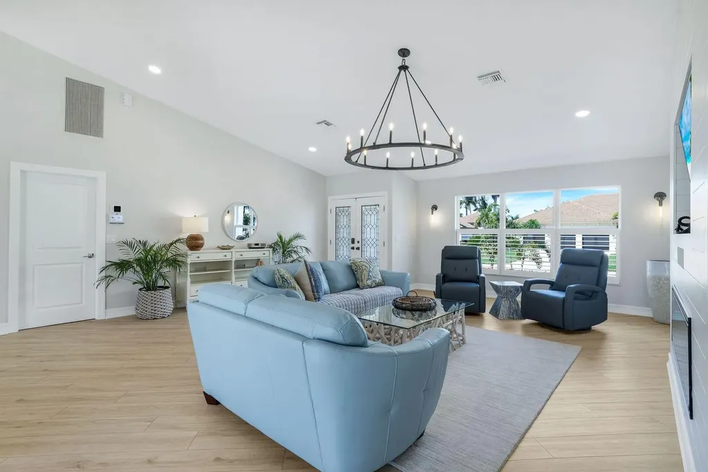 711 Tigertail Court Marco Island FL 34145