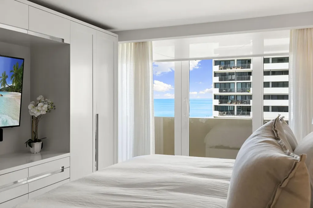 4001 Gulf Shore Boulevard N Naples FL 34103