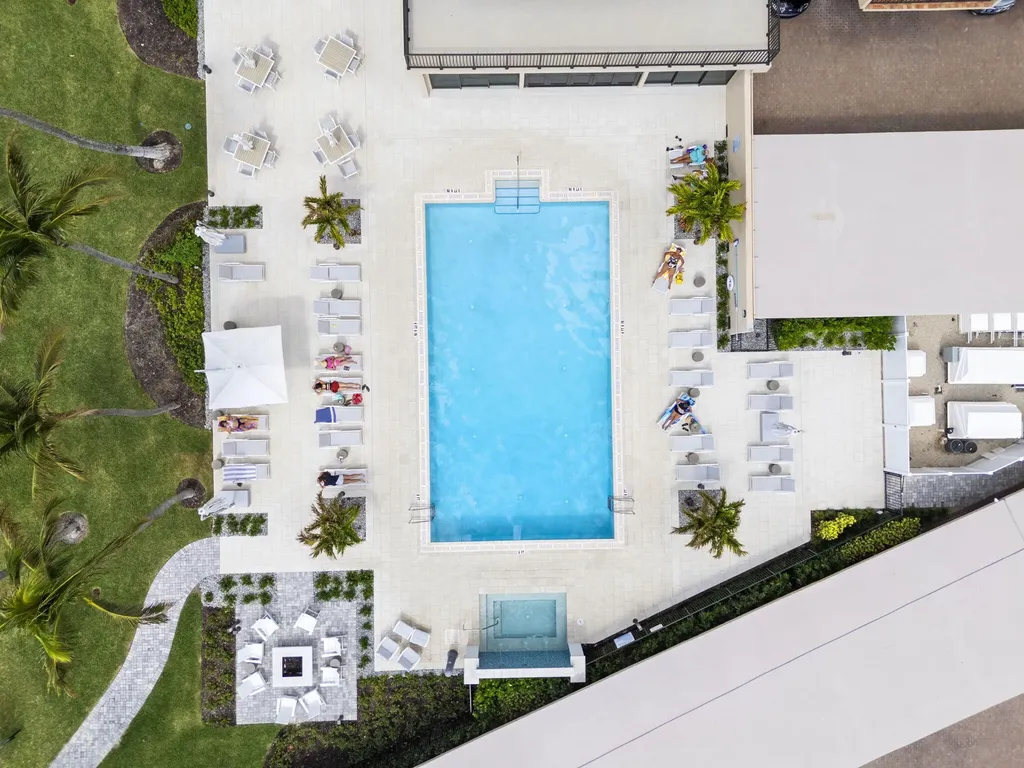 4001 Gulf Shore Boulevard N Naples FL 34103