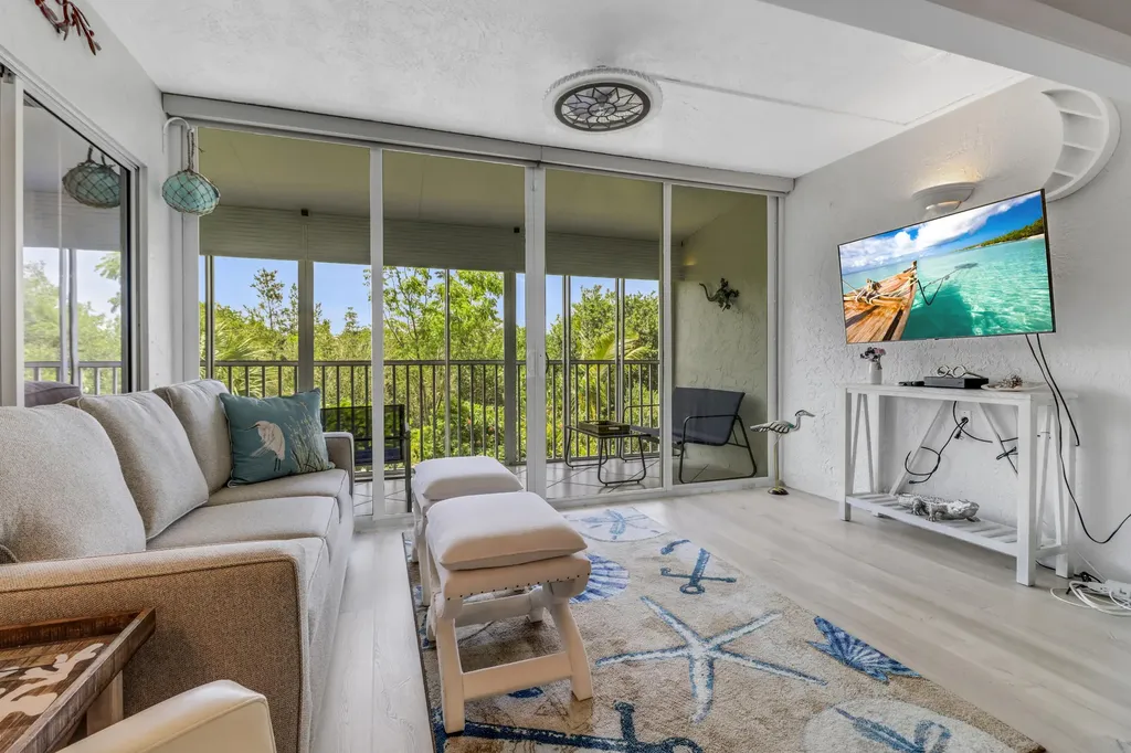 100 Stevens Landing Marco Island FL 34145