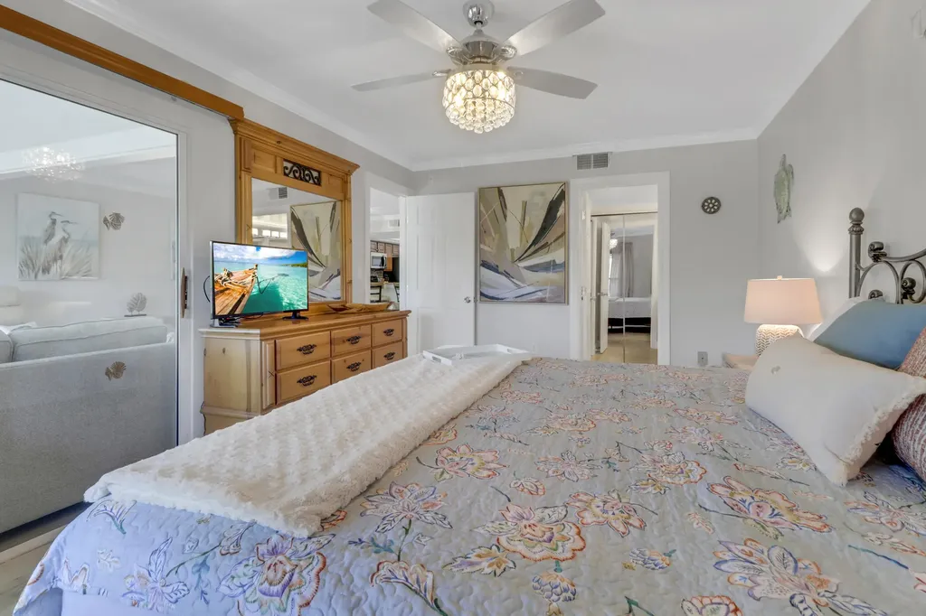 100 Stevens Landing Marco Island FL 34145