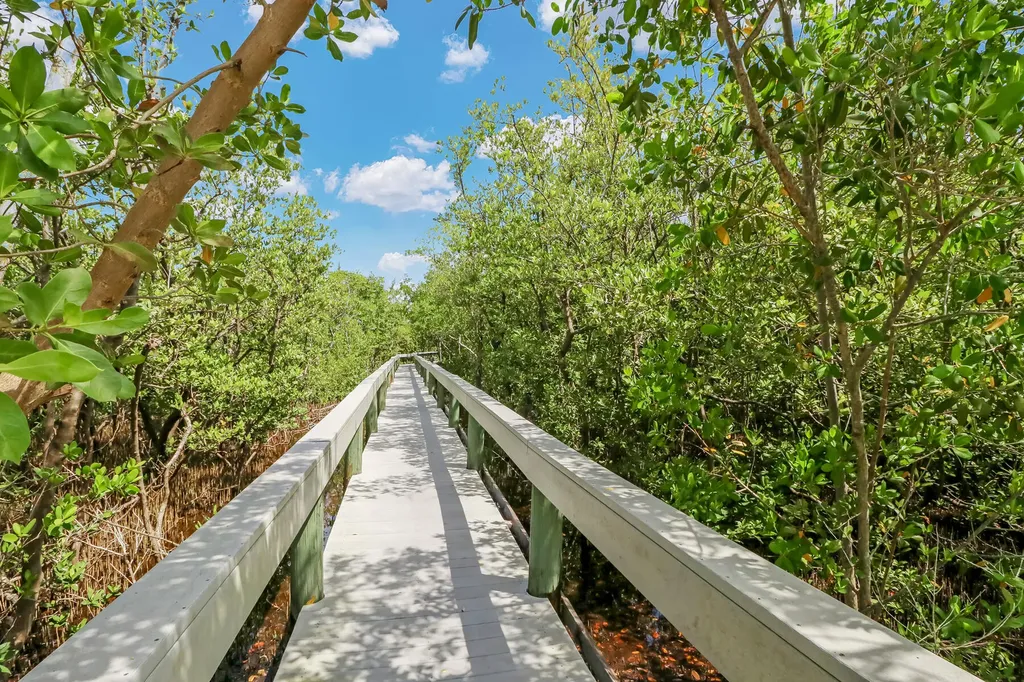 100 Stevens Landing Marco Island FL 34145