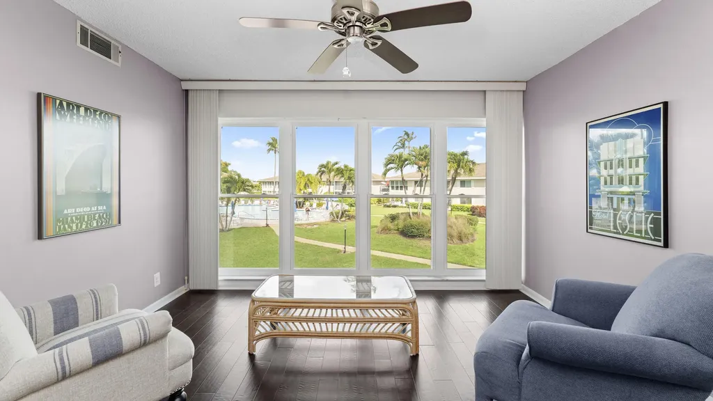 160 Palm Drive Naples FL 34112