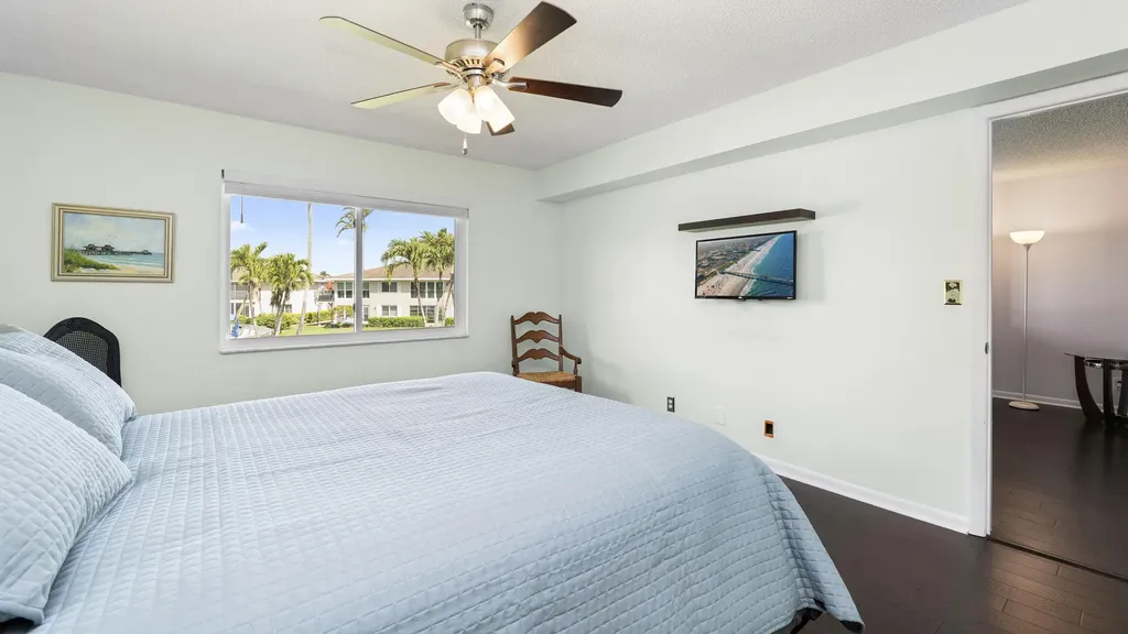 160 Palm Drive Naples FL 34112