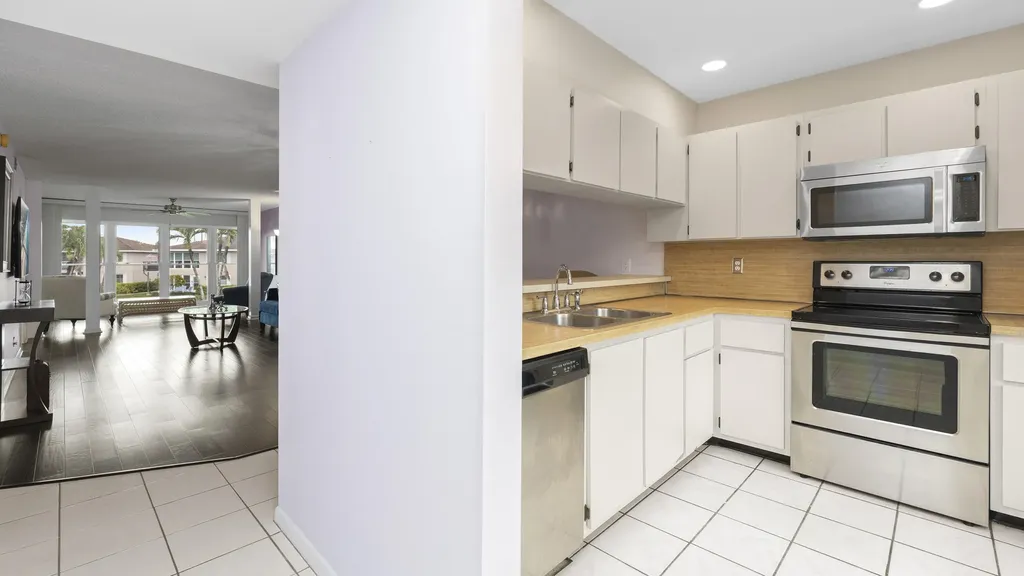 160 Palm Drive Naples FL 34112