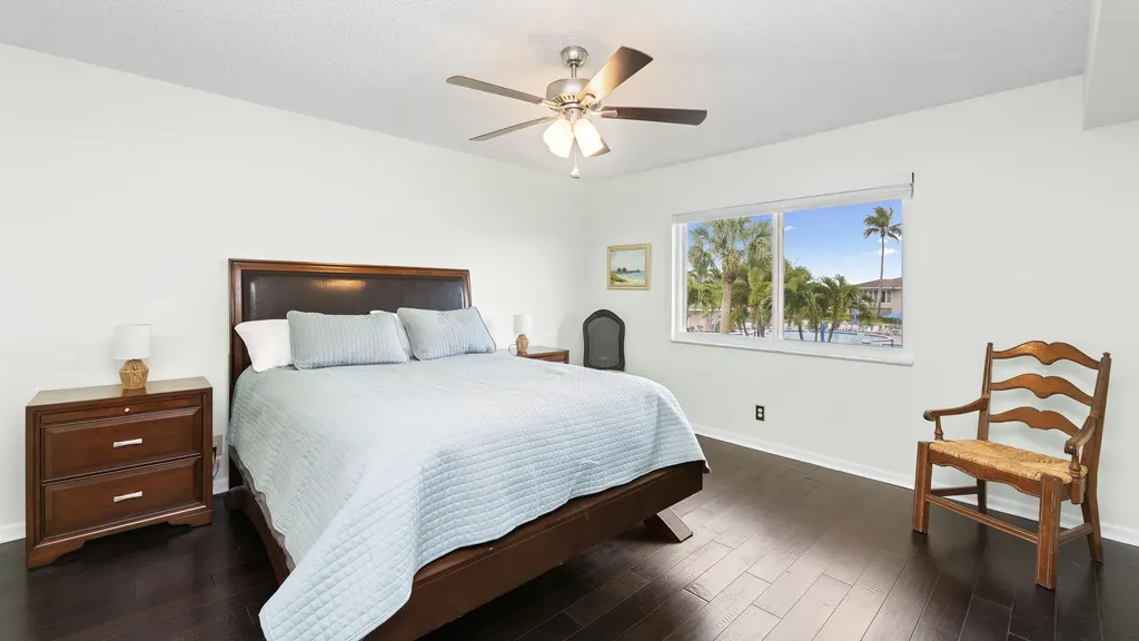160 Palm Drive Naples FL 34112