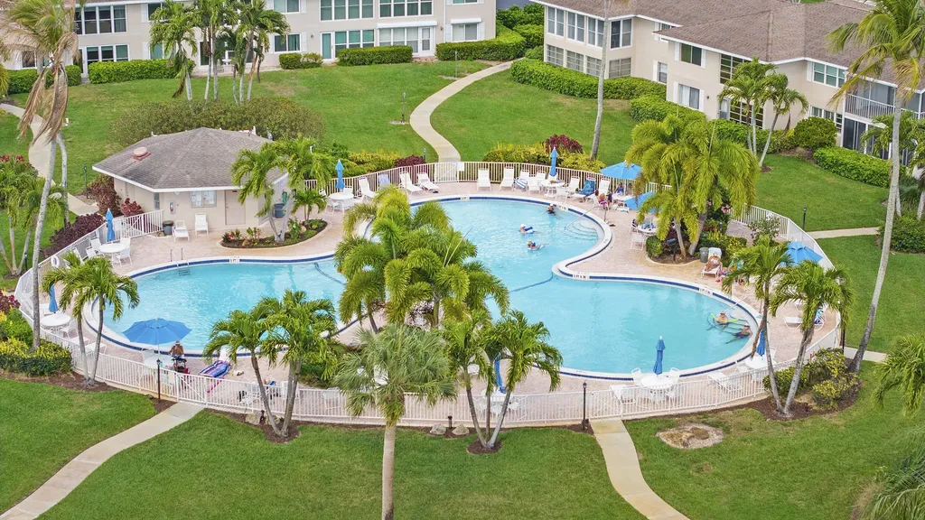 160 Palm Drive Naples FL 34112