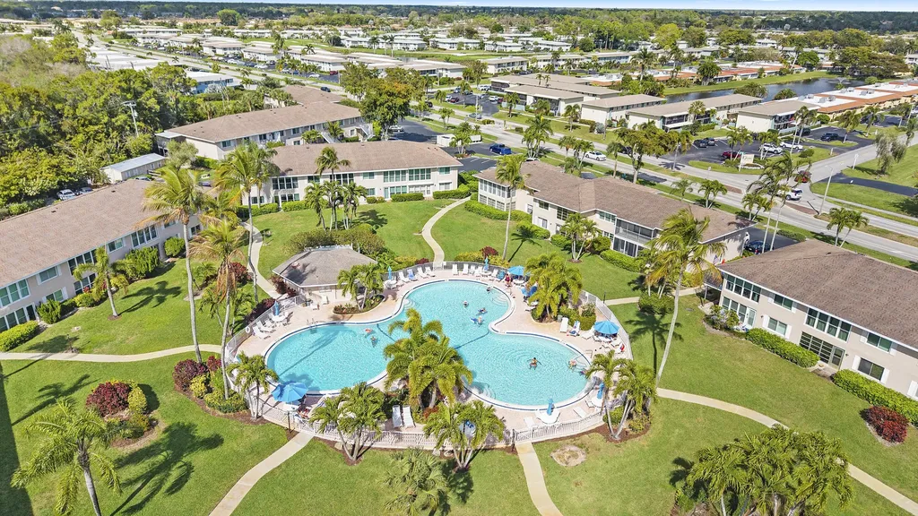160 Palm Drive Naples FL 34112