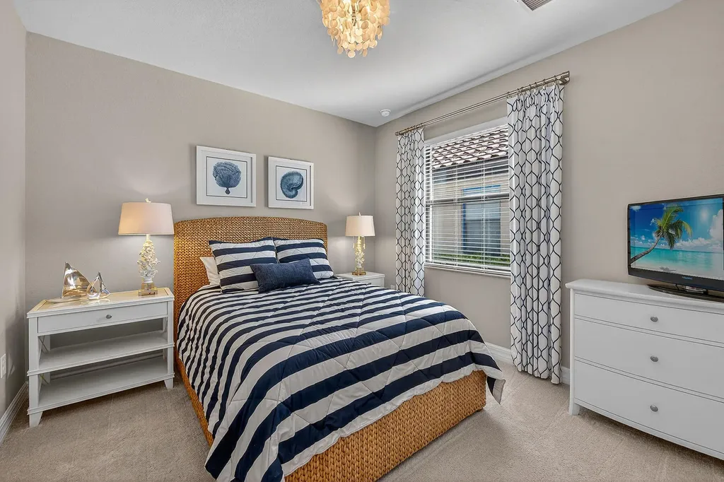 2898 Aviamar Circle Naples FL 34114