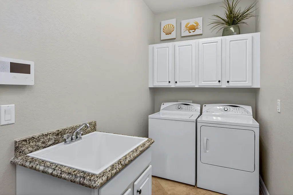 2898 Aviamar Circle Naples FL 34114