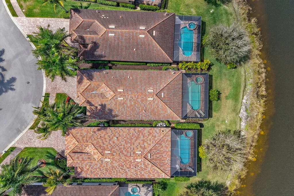 2898 Aviamar Circle Naples FL 34114