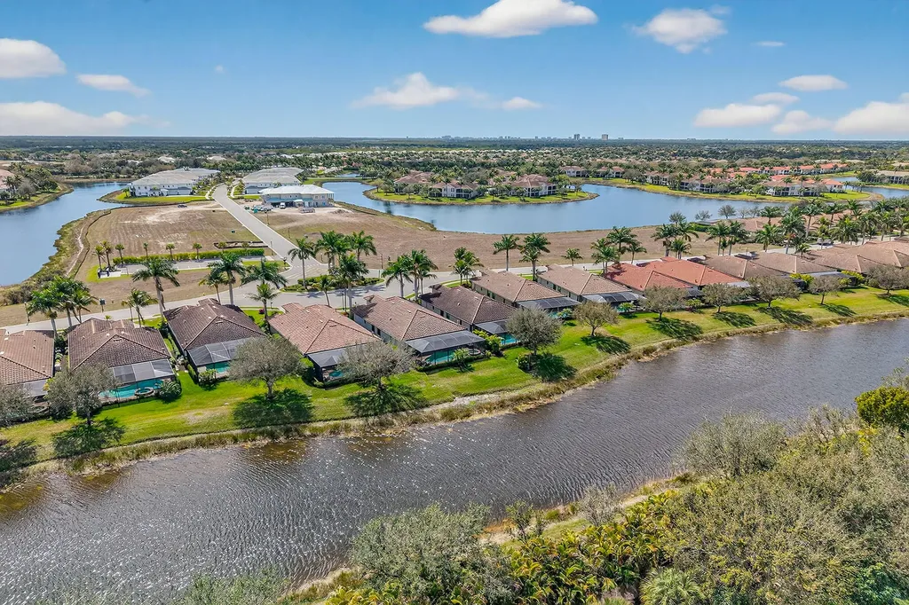 2898 Aviamar Circle Naples FL 34114