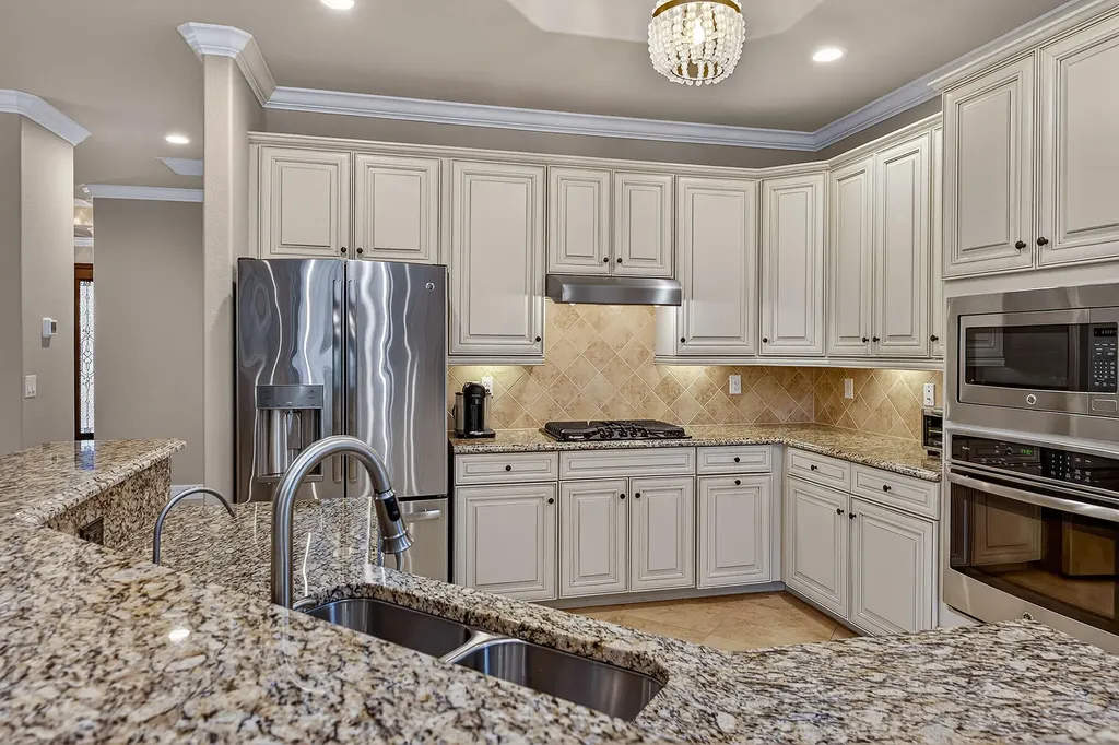 2898 Aviamar Circle Naples FL 34114