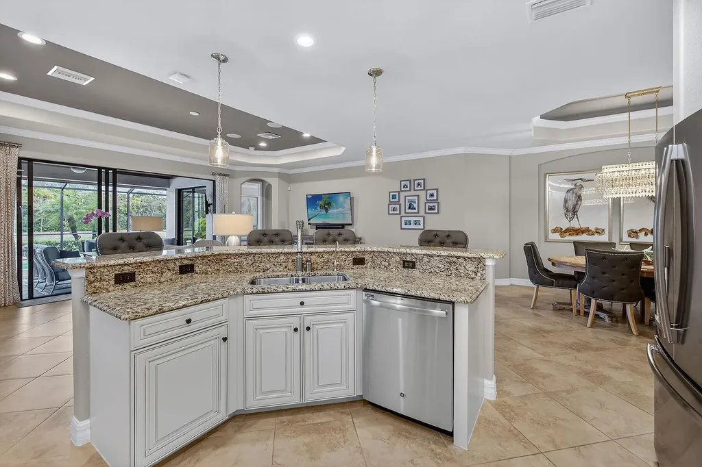 2898 Aviamar Circle Naples FL 34114