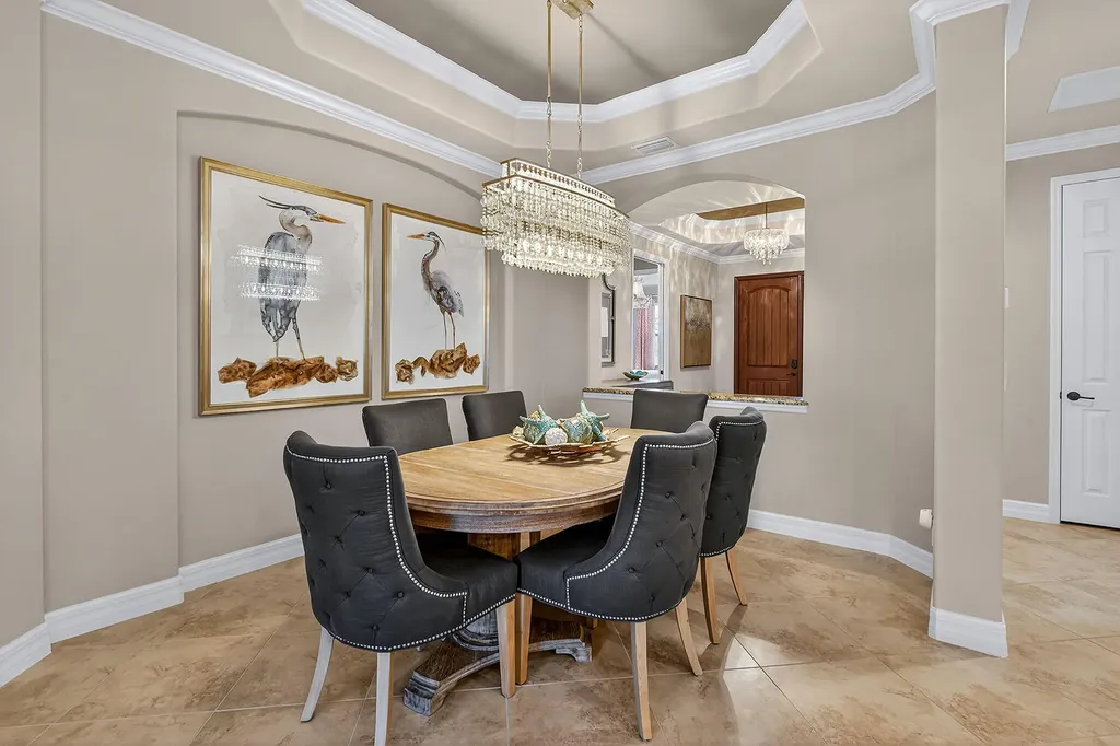 2898 Aviamar Circle Naples FL 34114