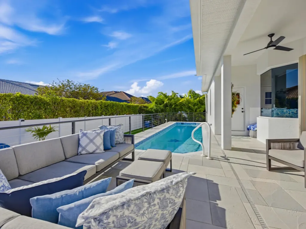 679 Seagrape Drive Marco Island FL 34145