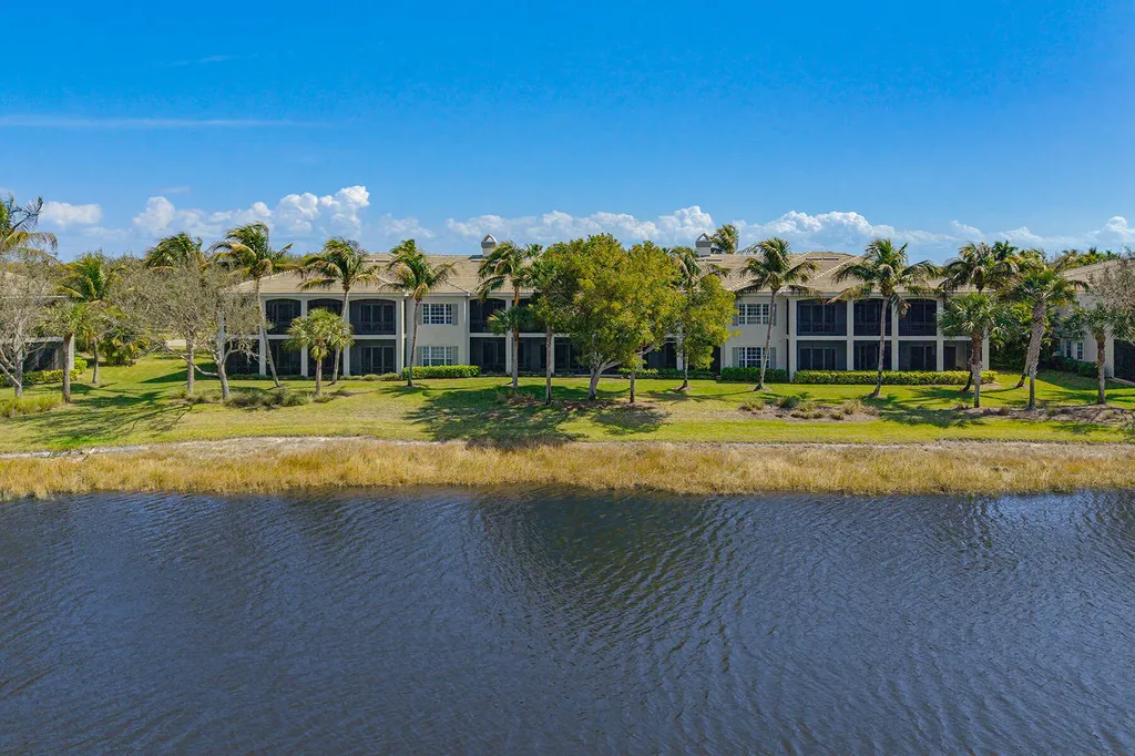 9263 Museo Circle Naples FL 34114