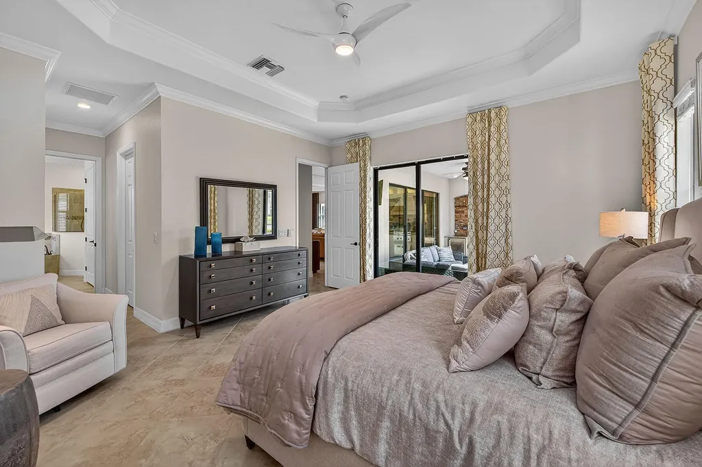 3001 Aviamar Circle Naples FL 34114