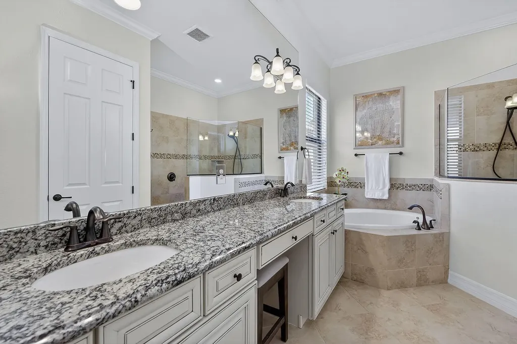 3001 Aviamar Circle Naples FL 34114