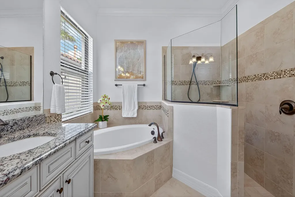 3001 Aviamar Circle Naples FL 34114