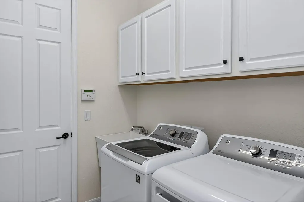 3001 Aviamar Circle Naples FL 34114