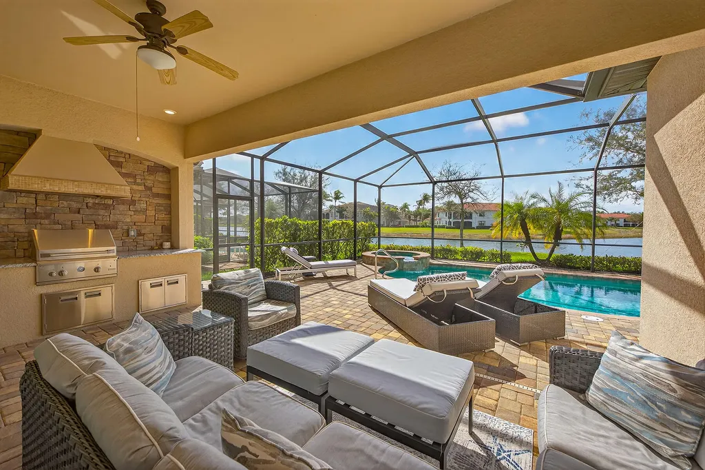 3001 Aviamar Circle Naples FL 34114