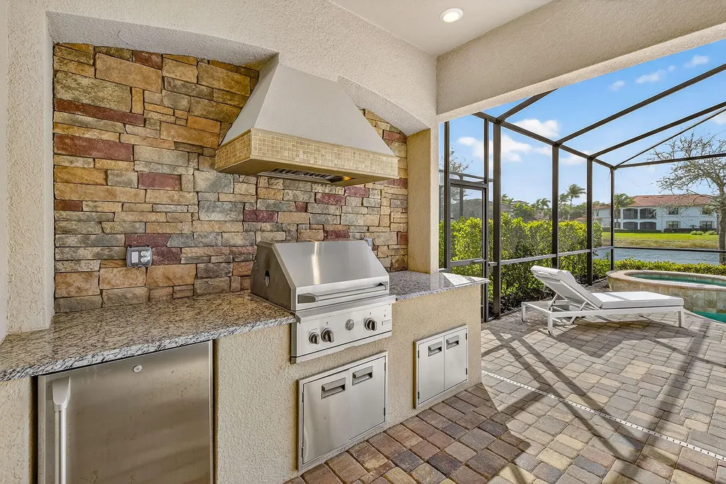 3001 Aviamar Circle Naples FL 34114