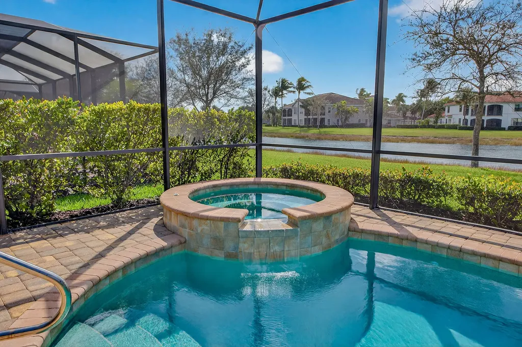 3001 Aviamar Circle Naples FL 34114