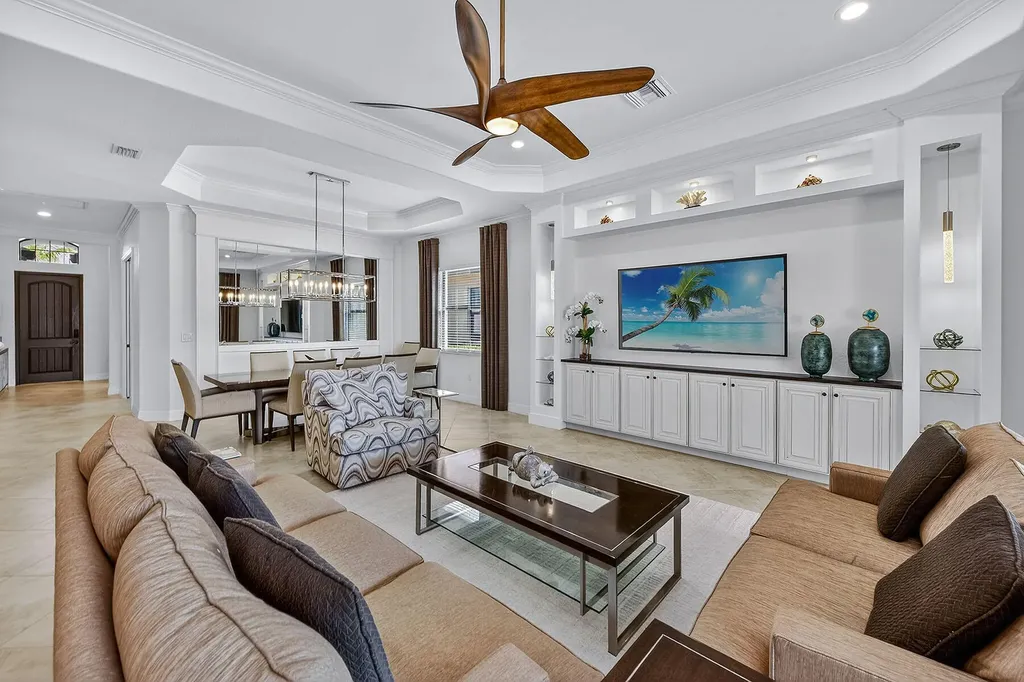 3001 Aviamar Circle Naples FL 34114